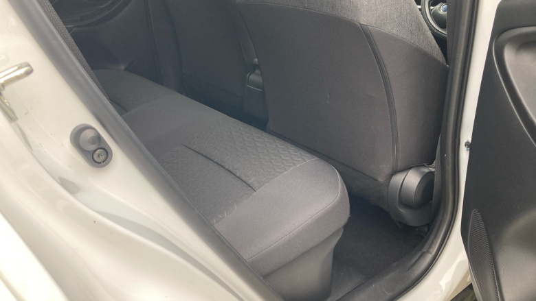 Toyota Yaris Cross 1.5 Hybrid Design 5dr CVT Hybrid Estate